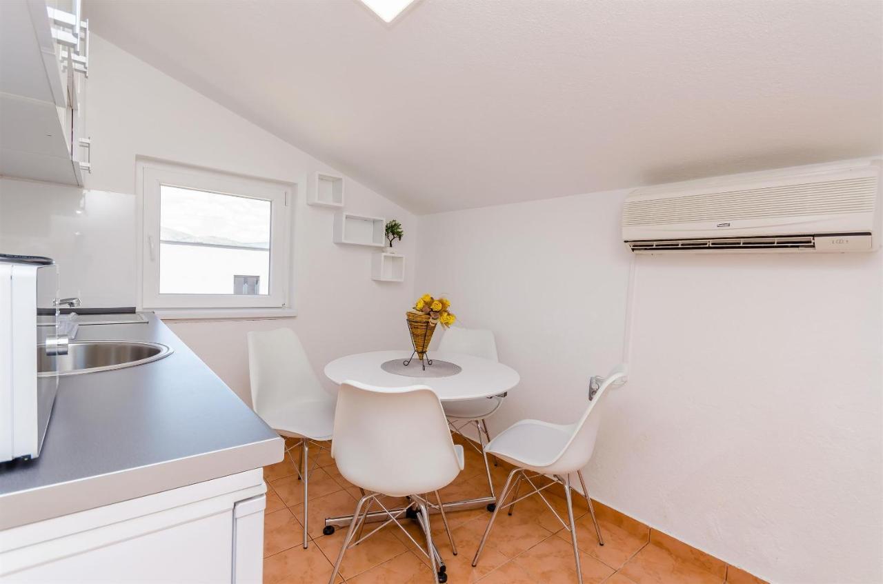 Apartment Ljubica オクルグ・ゴルニ エクステリア 写真